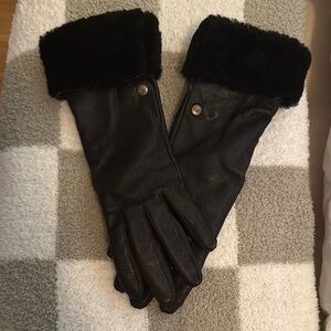 Elegant Black Leather Gloves